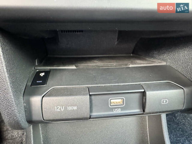 Сірий Кіа Niro, об'ємом двигуна 0 л та пробігом 138 тис. км за 19900 $, фото 30 на Automoto.ua