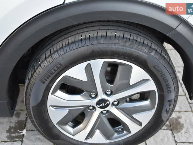 Серый Киа Niro, объемом двигателя 0 л и пробегом 23 тыс. км за 24590 $, фото 42 на Automoto.ua