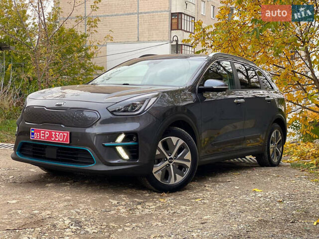 Серый Киа Niro, объемом двигателя 0 л и пробегом 149 тыс. км за 18550 $, фото 5 на Automoto.ua