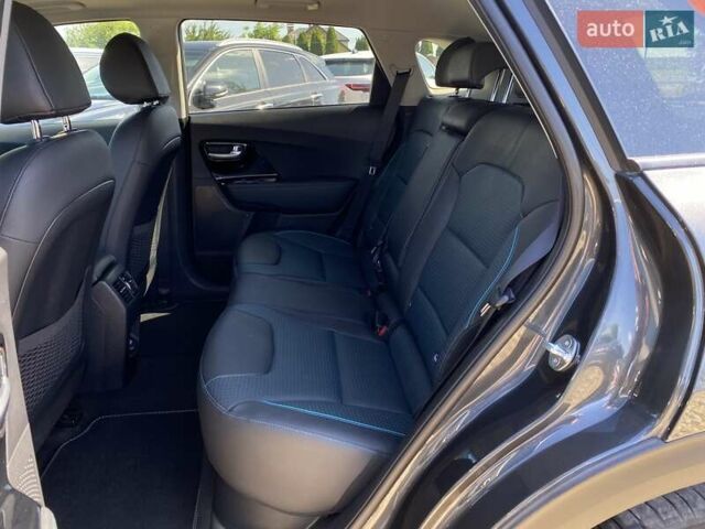 Серый Киа Niro, объемом двигателя 0 л и пробегом 67 тыс. км за 23400 $, фото 32 на Automoto.ua