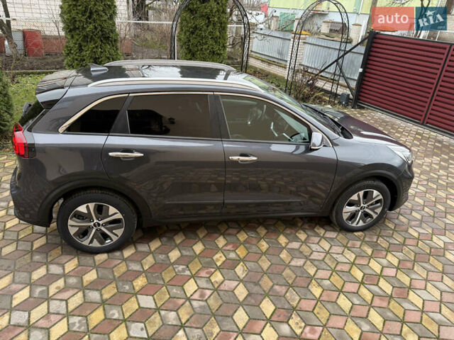 Сірий Кіа Niro, об'ємом двигуна 0 л та пробігом 50 тис. км за 22300 $, фото 26 на Automoto.ua