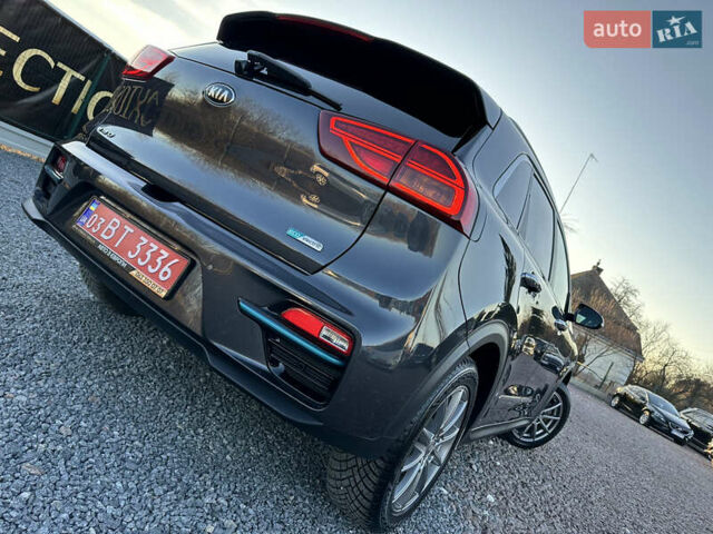 Серый Киа Niro, объемом двигателя 0 л и пробегом 55 тыс. км за 18899 $, фото 20 на Automoto.ua
