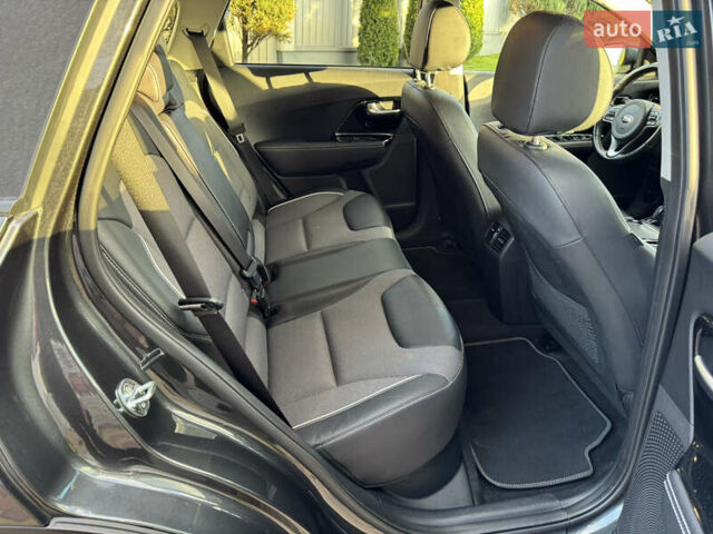 Серый Киа Niro, объемом двигателя 0 л и пробегом 117 тыс. км за 19300 $, фото 14 на Automoto.ua