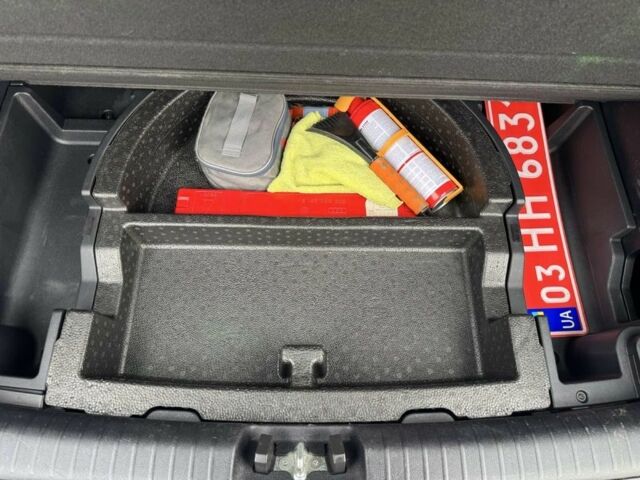 Сірий Кіа Niro, об'ємом двигуна 2 л та пробігом 101 тис. км за 19300 $, фото 20 на Automoto.ua