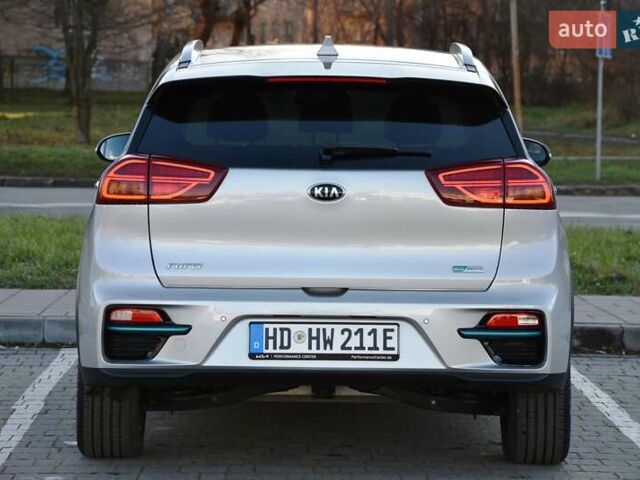 Серый Киа Niro, объемом двигателя 0 л и пробегом 23 тыс. км за 24590 $, фото 6 на Automoto.ua