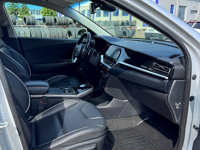 Серый Киа Niro, объемом двигателя 0.15 л и пробегом 258 тыс. км за 18450 $, фото 8 на Automoto.ua