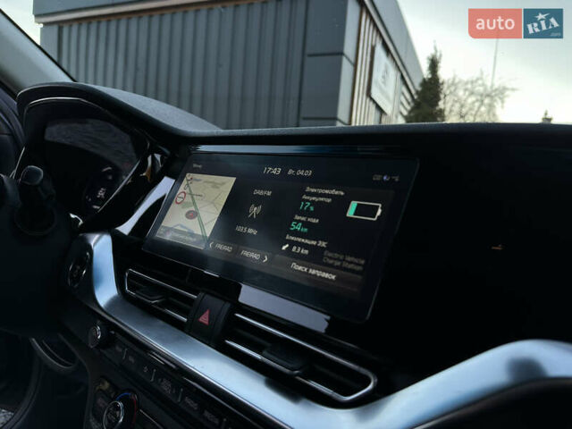 Серый Киа Niro, объемом двигателя 0 л и пробегом 55 тыс. км за 18899 $, фото 58 на Automoto.ua