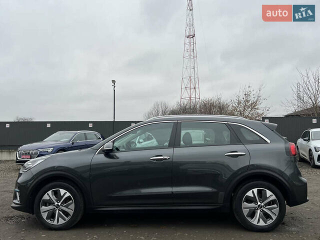 Серый Киа Niro, объемом двигателя 0 л и пробегом 107 тыс. км за 20903 $, фото 4 на Automoto.ua