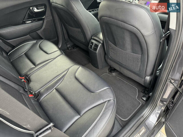 Серый Киа Niro, объемом двигателя 0 л и пробегом 147 тыс. км за 18450 $, фото 64 на Automoto.ua