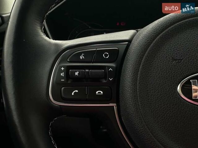 Серый Киа Niro, объемом двигателя 0 л и пробегом 62 тыс. км за 24600 $, фото 46 на Automoto.ua