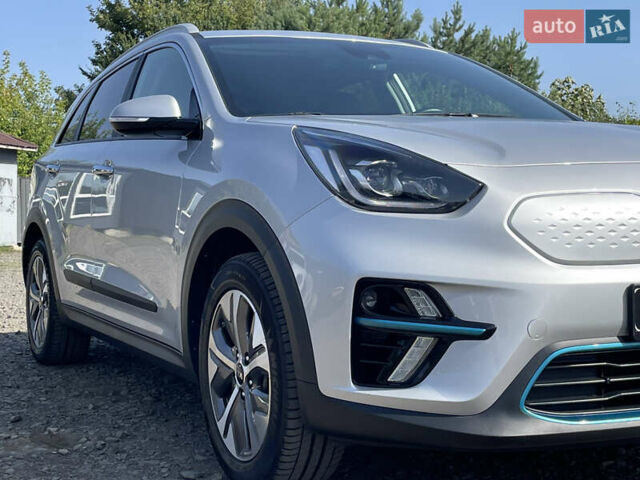 Серый Киа Niro, объемом двигателя 0 л и пробегом 51 тыс. км за 21760 $, фото 9 на Automoto.ua