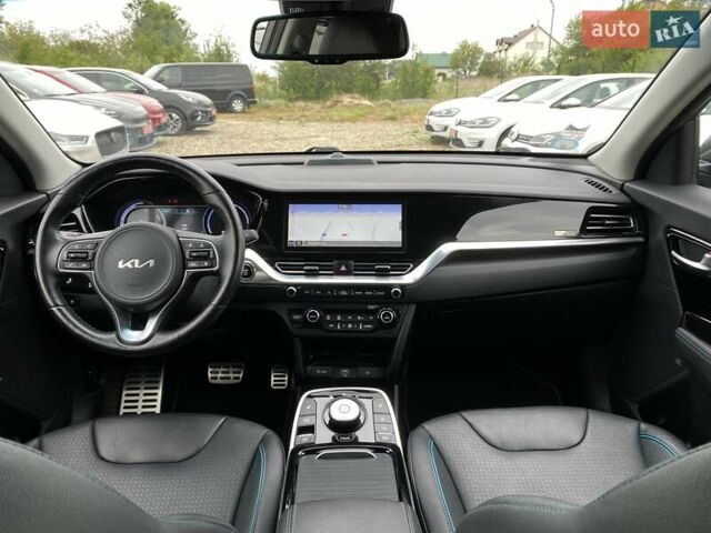 Серый Киа Niro, объемом двигателя 0 л и пробегом 86 тыс. км за 24400 $, фото 3 на Automoto.ua