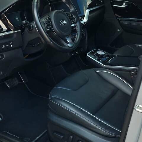 Серый Киа Niro, объемом двигателя 0 л и пробегом 32 тыс. км за 23500 $, фото 26 на Automoto.ua