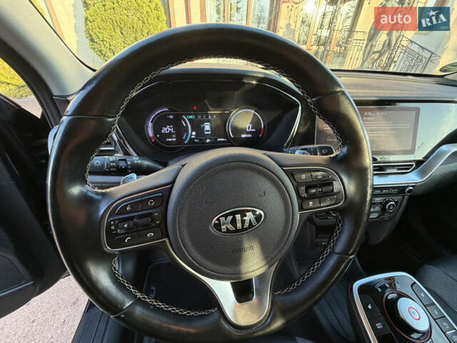 Серый Киа Niro, объемом двигателя 0 л и пробегом 157 тыс. км за 18350 $, фото 30 на Automoto.ua