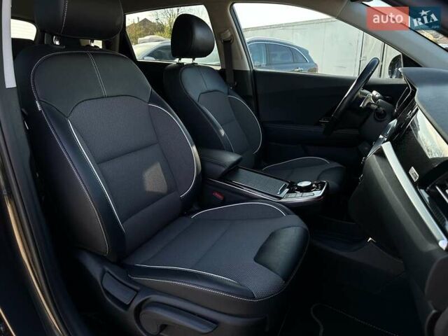 Сірий Кіа Niro, об'ємом двигуна 0 л та пробігом 37 тис. км за 23600 $, фото 93 на Automoto.ua