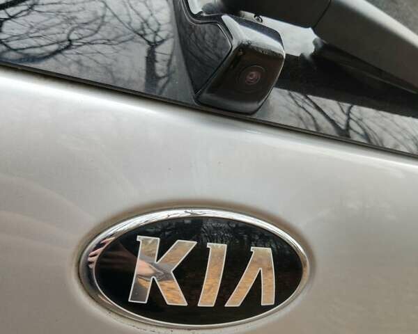 Сірий Кіа Niro, об'ємом двигуна 1.58 л та пробігом 115 тис. км за 19800 $, фото 12 на Automoto.ua