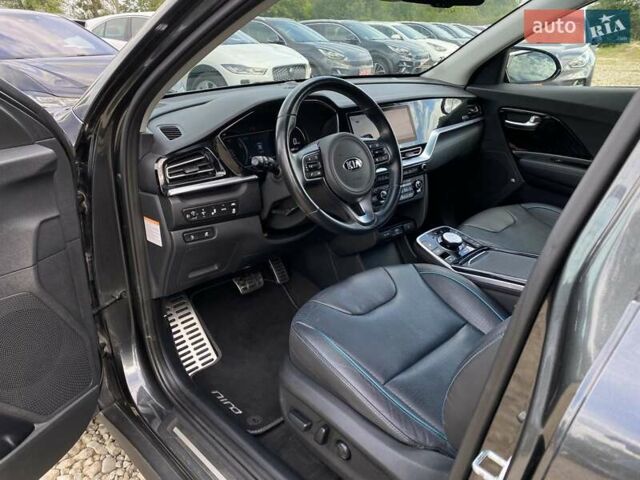 Серый Киа Niro, объемом двигателя 0 л и пробегом 66 тыс. км за 24200 $, фото 19 на Automoto.ua