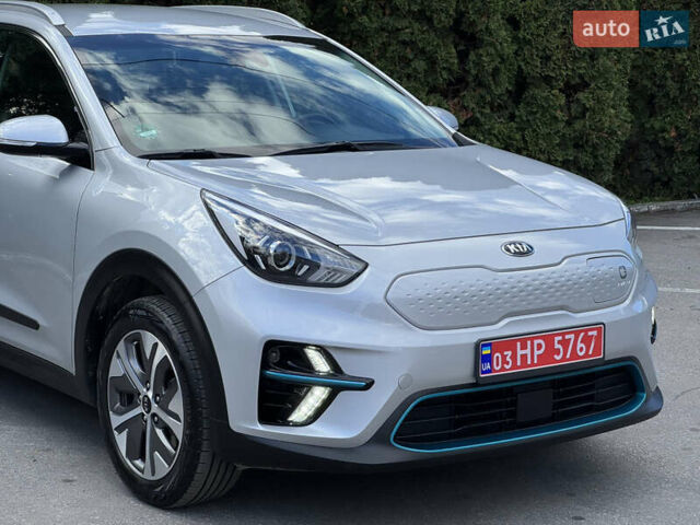 Сірий Кіа Niro, об'ємом двигуна 0 л та пробігом 141 тис. км за 17799 $, фото 20 на Automoto.ua