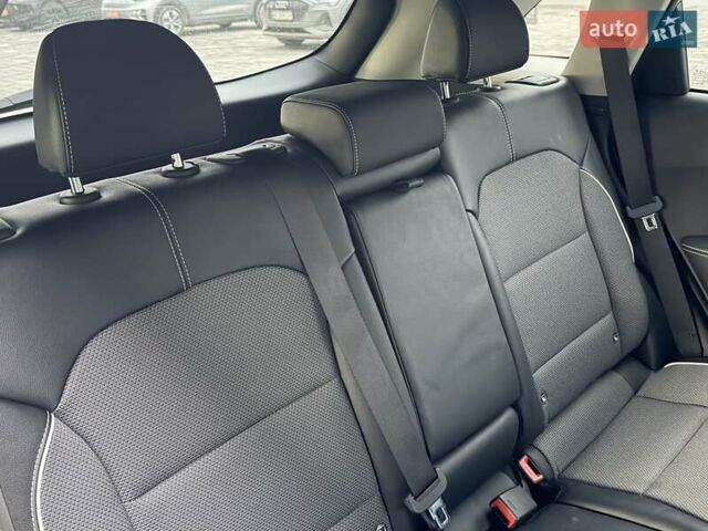 Серый Киа Niro, объемом двигателя 0 л и пробегом 47 тыс. км за 23890 $, фото 25 на Automoto.ua