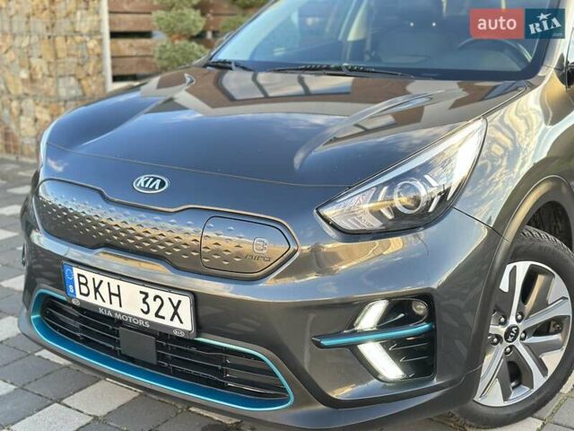 Сірий Кіа Niro, об'ємом двигуна 0 л та пробігом 105 тис. км за 19950 $, фото 5 на Automoto.ua