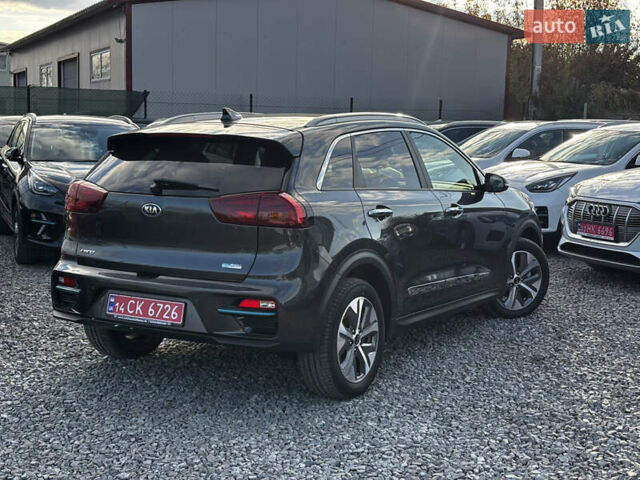 Сірий Кіа Niro, об'ємом двигуна 0 л та пробігом 50 тис. км за 19999 $, фото 9 на Automoto.ua