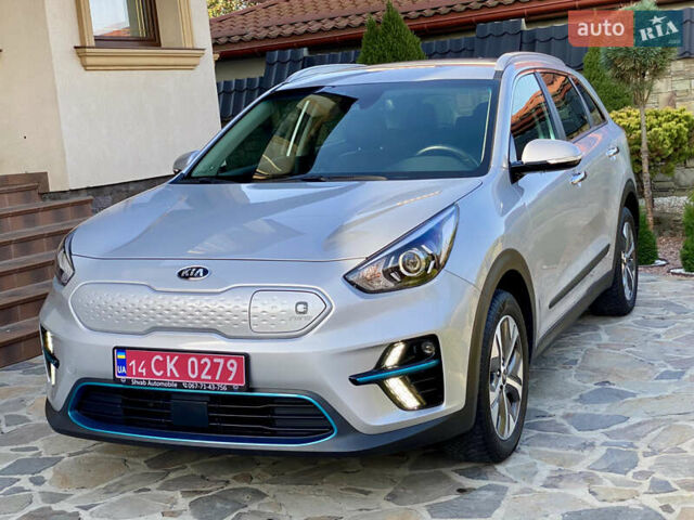 Серый Киа Niro, объемом двигателя 0 л и пробегом 59 тыс. км за 21299 $, фото 2 на Automoto.ua