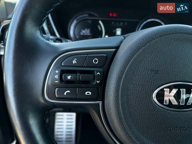 Серый Киа Niro, объемом двигателя 0 л и пробегом 97 тыс. км за 22200 $, фото 11 на Automoto.ua