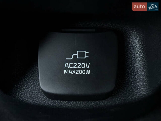 Серый Киа Niro, объемом двигателя 0 л и пробегом 82 тыс. км за 22900 $, фото 82 на Automoto.ua