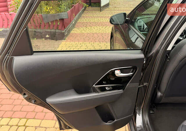Серый Киа Niro, объемом двигателя 0 л и пробегом 88 тыс. км за 19700 $, фото 14 на Automoto.ua