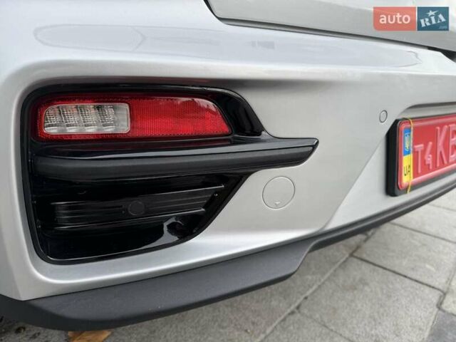 Сірий Кіа Niro, об'ємом двигуна 0 л та пробігом 101 тис. км за 19300 $, фото 15 на Automoto.ua