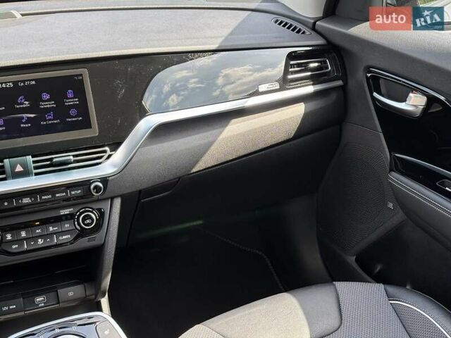 Серый Киа Niro, объемом двигателя 0 л и пробегом 62 тыс. км за 22450 $, фото 12 на Automoto.ua