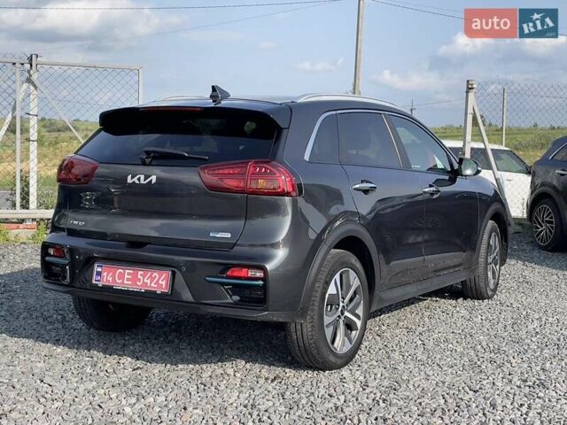 Серый Киа Niro, объемом двигателя 0 л и пробегом 88 тыс. км за 22250 $, фото 8 на Automoto.ua