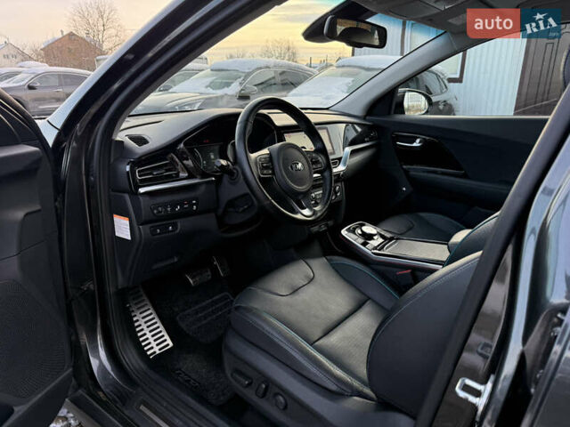 Сірий Кіа Niro, об'ємом двигуна 0 л та пробігом 97 тис. км за 22900 $, фото 1 на Automoto.ua