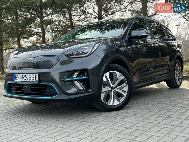 Серый Киа Niro, объемом двигателя 0 л и пробегом 49 тыс. км за 22890 $, фото 6 на Automoto.ua