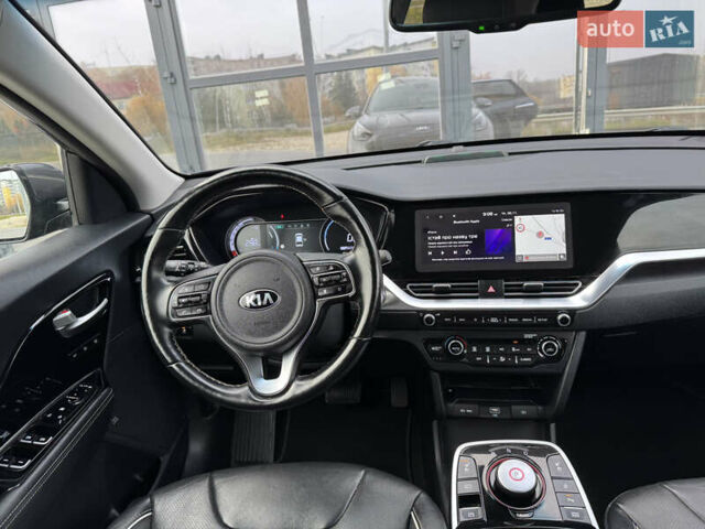 Серый Киа Niro, объемом двигателя 0 л и пробегом 147 тыс. км за 18450 $, фото 66 на Automoto.ua