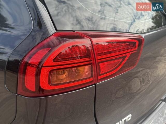 Сірий Кіа Niro, об'ємом двигуна 0 л та пробігом 99 тис. км за 18450 $, фото 34 на Automoto.ua