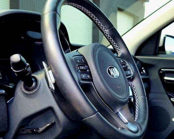 Серый Киа Niro, объемом двигателя 0 л и пробегом 32 тыс. км за 23500 $, фото 27 на Automoto.ua