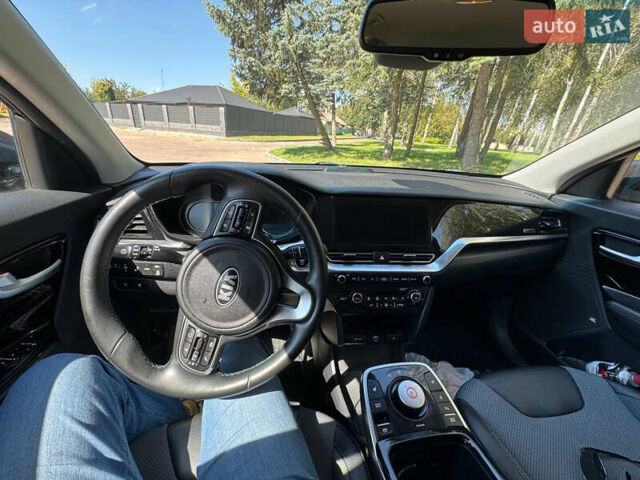 Серый Киа Niro, объемом двигателя 0 л и пробегом 195 тыс. км за 17400 $, фото 10 на Automoto.ua