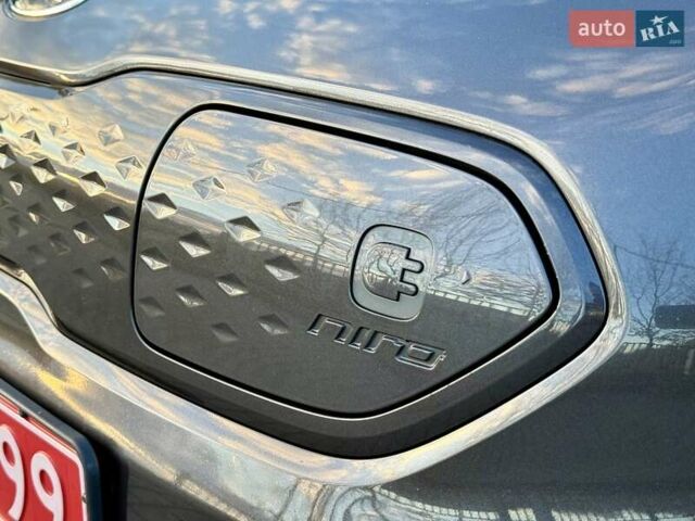 Киа Niro 2021 в Бердичеве на Automoto.ua Серый Киа Niro, объемом двигателя 0 л и пробегом 82 тыс. км за 19250 $, фото 27 на Automoto.ua