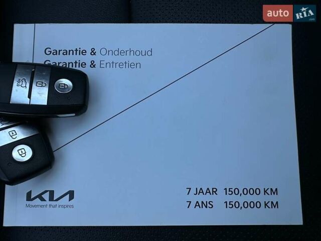 Сірий Кіа Niro, об'ємом двигуна 0 л та пробігом 100 тис. км за 21900 $, фото 68 на Automoto.ua