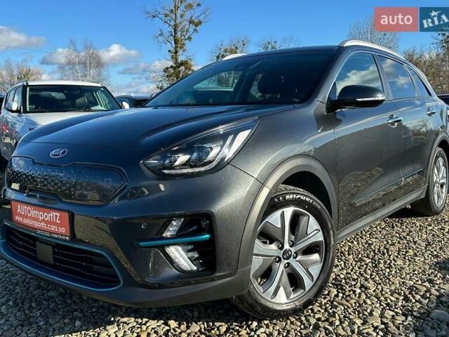 Серый Киа Niro, объемом двигателя 0 л и пробегом 54 тыс. км за 23900 $, фото 19 на Automoto.ua