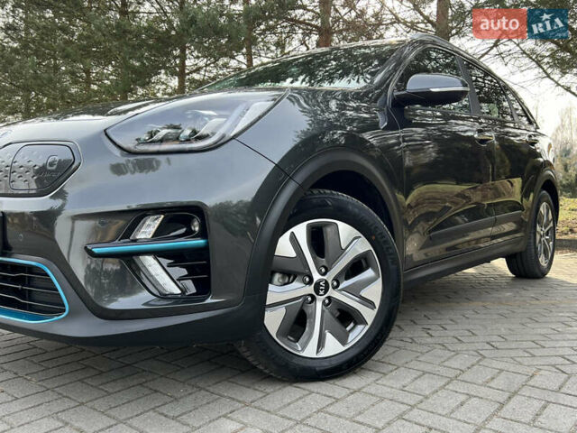 Серый Киа Niro, объемом двигателя 0 л и пробегом 49 тыс. км за 22890 $, фото 7 на Automoto.ua