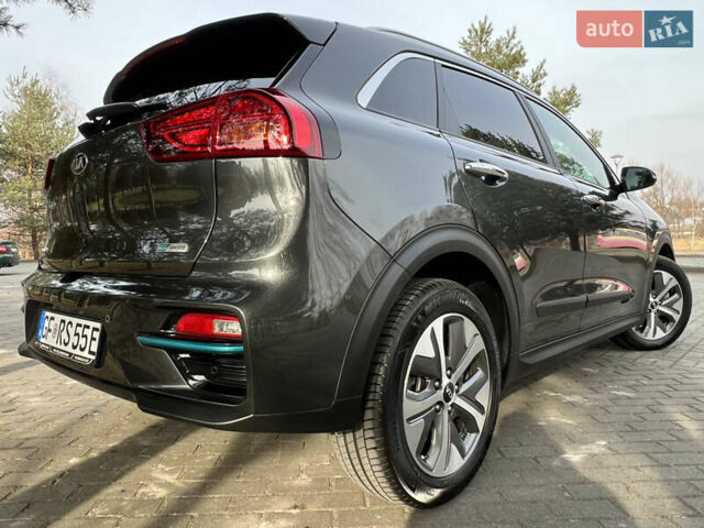 Серый Киа Niro, объемом двигателя 0 л и пробегом 49 тыс. км за 22890 $, фото 11 на Automoto.ua