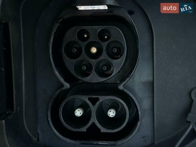 Серый Киа Niro, объемом двигателя 0 л и пробегом 54 тыс. км за 23900 $, фото 32 на Automoto.ua