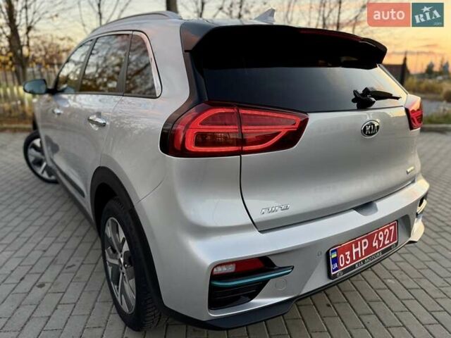 Киа Niro 2021 в Бердичеве на Automoto.ua Серый Киа Niro, объемом двигателя 0 л и пробегом 70 тыс. км за 21350 $, фото 15 на Automoto.ua