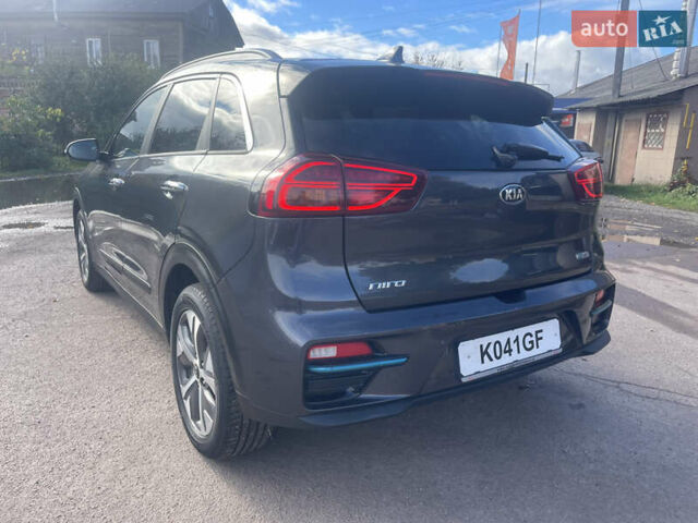 Сірий Кіа Niro, об'ємом двигуна 0 л та пробігом 140 тис. км за 18500 $, фото 9 на Automoto.ua