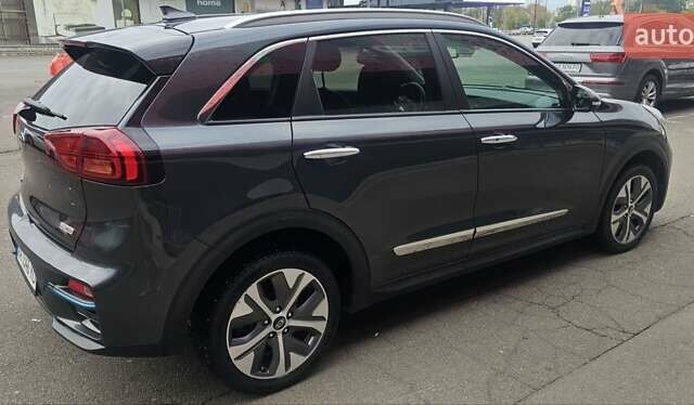 Киа Niro 2021 в Киеве на Automoto.ua Серый Киа Niro, объемом двигателя 0 л и пробегом 195 тыс. км за 16800 $, фото 66 на Automoto.ua