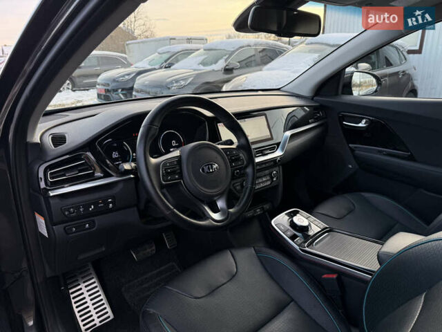 Сірий Кіа Niro, об'ємом двигуна 0 л та пробігом 97 тис. км за 22900 $, фото 32 на Automoto.ua