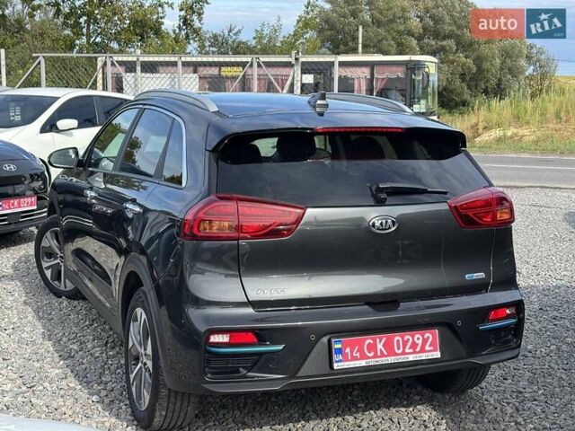 Серый Киа Niro, объемом двигателя 0 л и пробегом 67 тыс. км за 22400 $, фото 6 на Automoto.ua