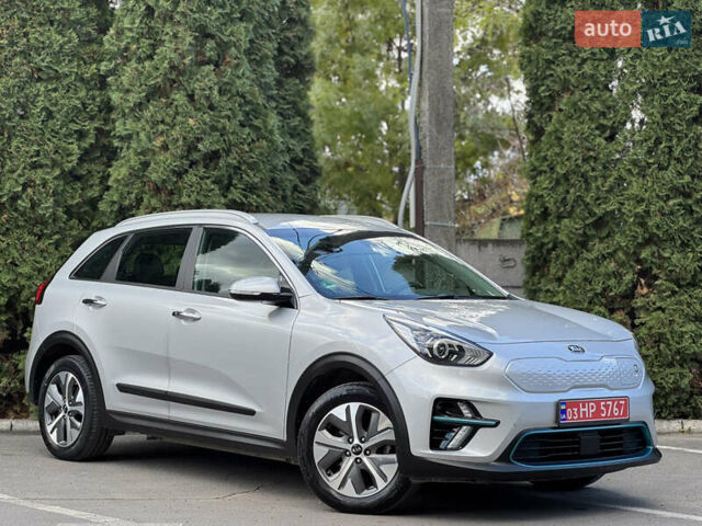 Сірий Кіа Niro, об'ємом двигуна 0 л та пробігом 141 тис. км за 17799 $, фото 2 на Automoto.ua